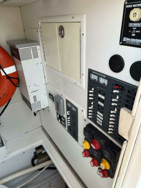 2014 Sea Hunter 40 Center Console