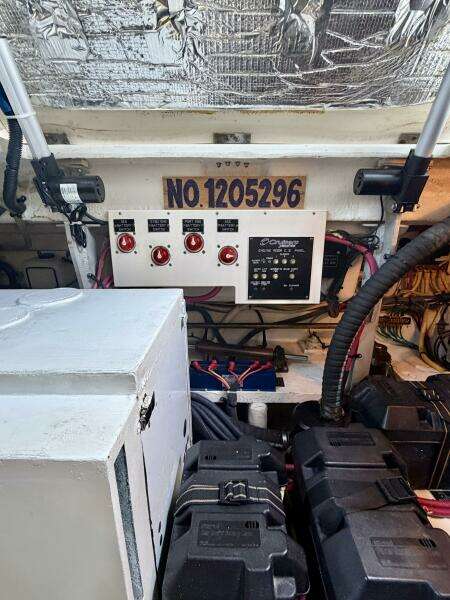 2007 Cruisers Yachts 370 Express