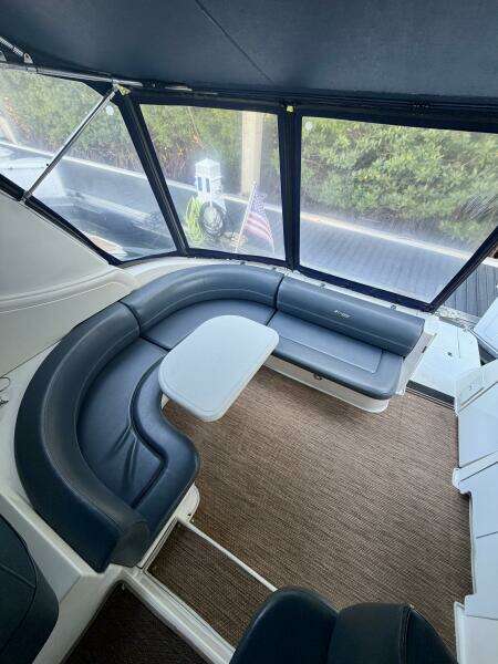 2007 Cruisers Yachts 370 Express