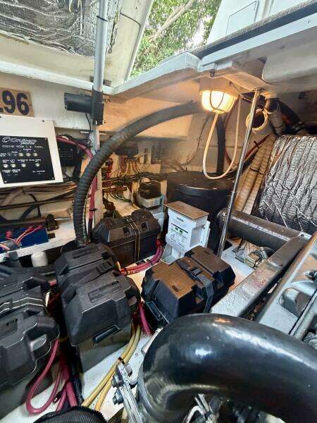 2007 Cruisers Yachts 370 Express