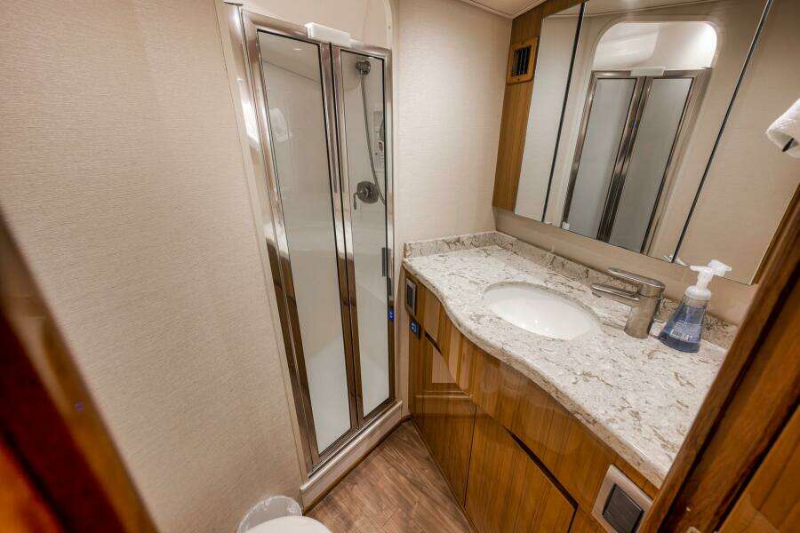 2015 Viking 52 Sport Coupe