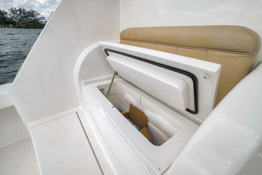 2015 Viking 52 Sport Coupe