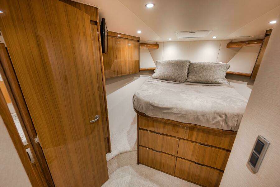 2015 Viking 52 Sport Coupe