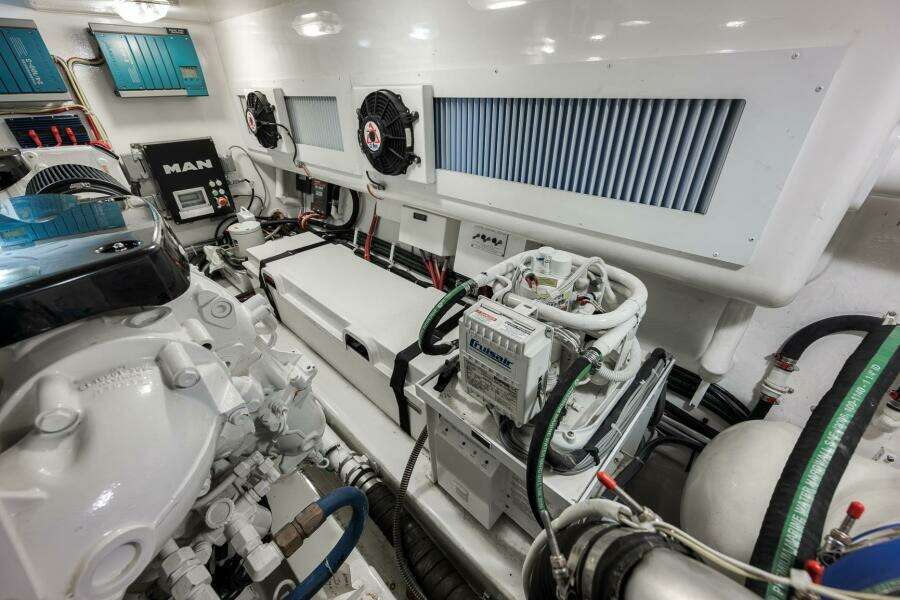 2015 Viking 52 Sport Coupe