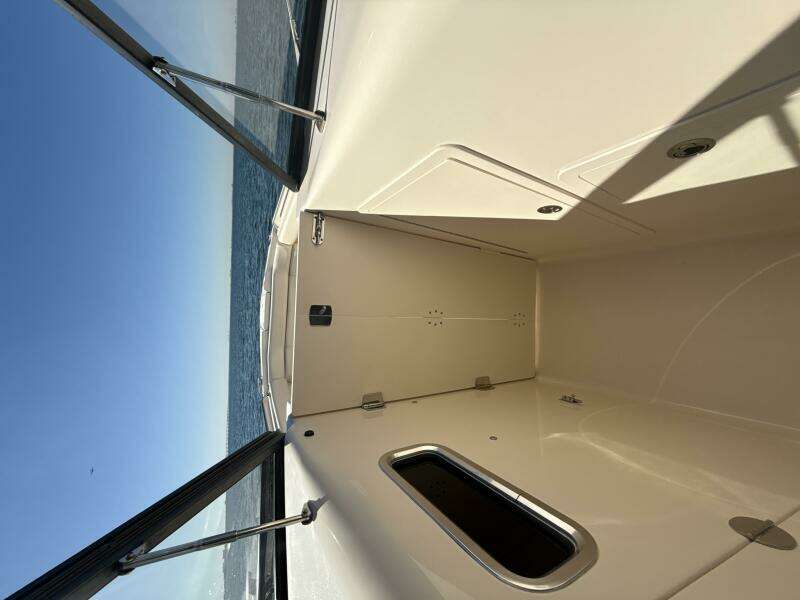 2016 Grady-White 307 Freedom