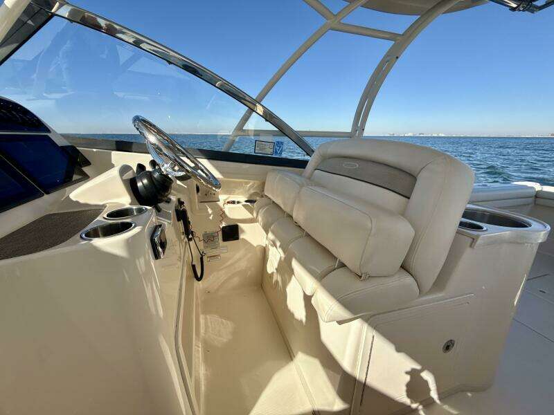 2016 Grady-White 307 Freedom