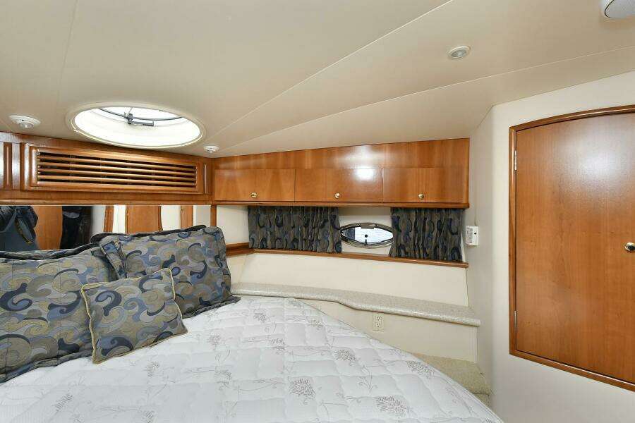 2001 Carver 466 Motor Yacht