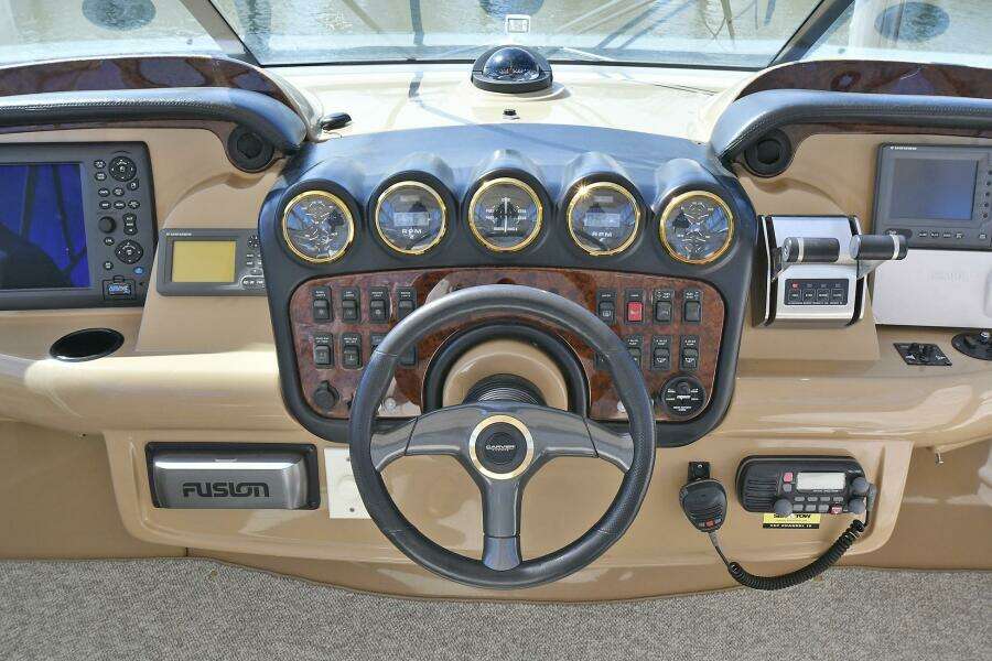 2001 Carver 466 Motor Yacht