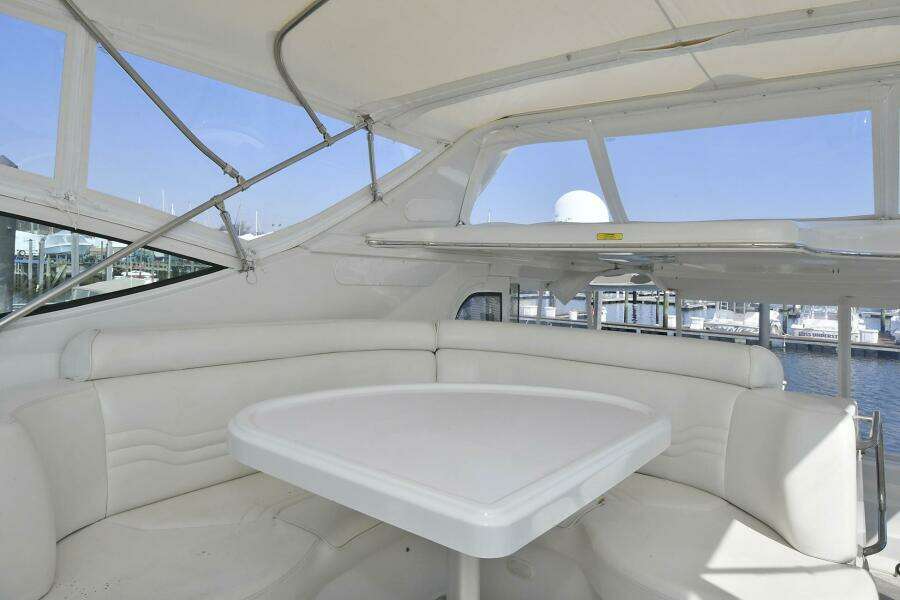 2001 Carver 466 Motor Yacht