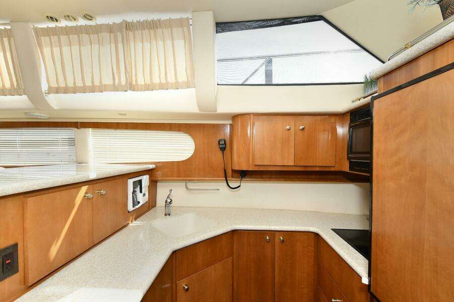 2001 Carver 466 Motor Yacht