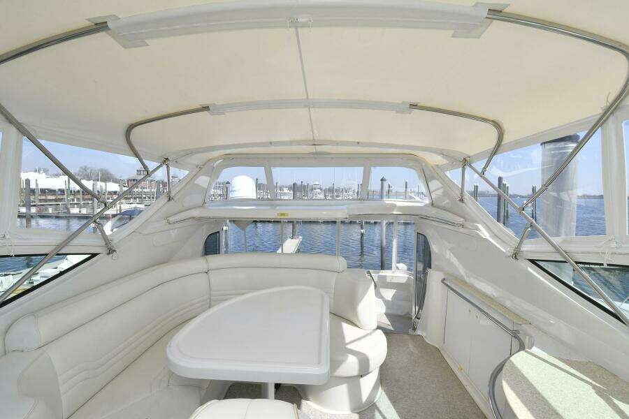 2001 Carver 466 Motor Yacht