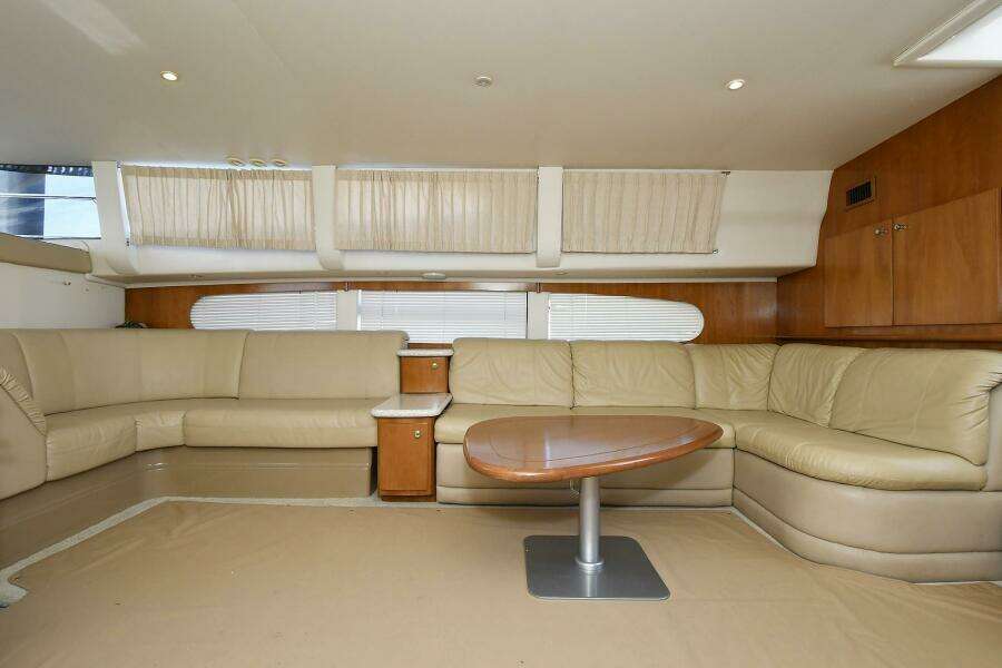 2001 Carver 466 Motor Yacht