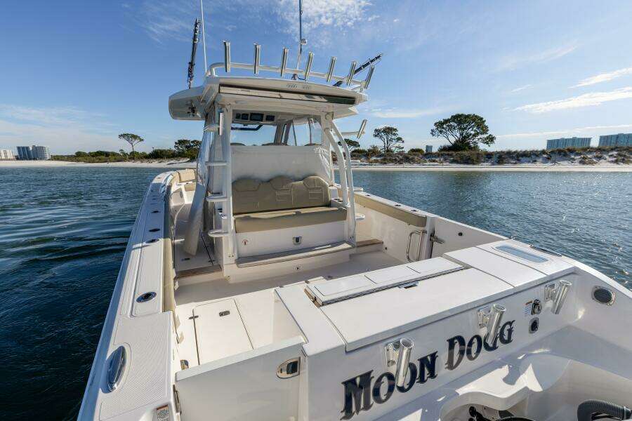 2019 Pursuit S 368 Moon Dogg Cockpit