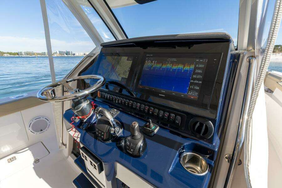 2019 Pursuit S 368 Moon Dogg Helm