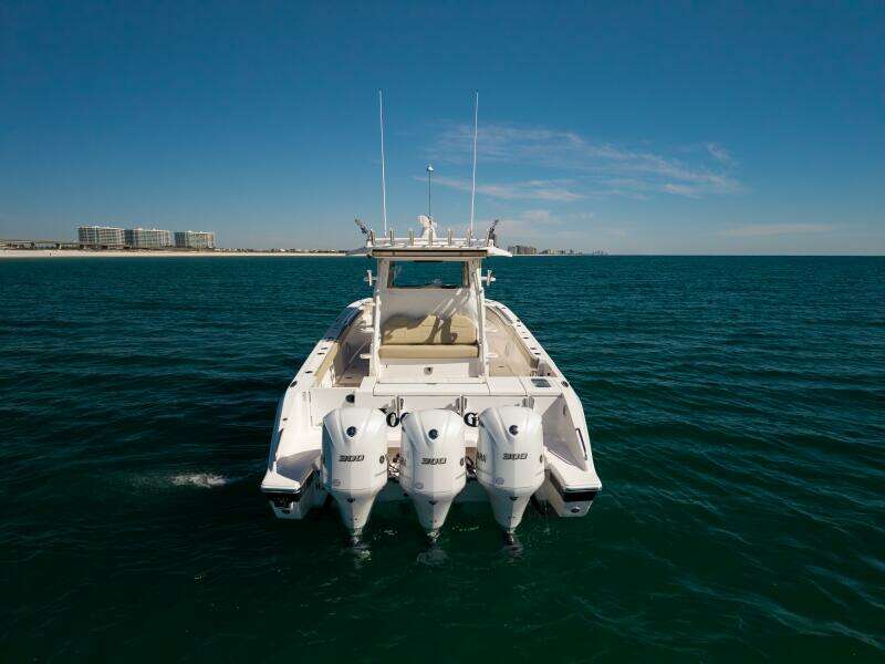 2019 Pursuit S 368 Moon Dogg Stern