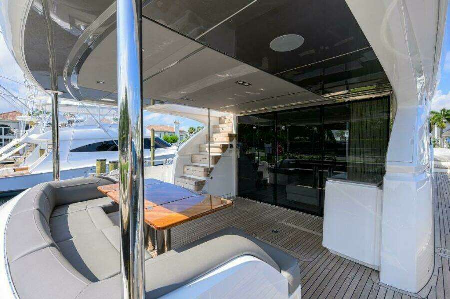Princess Y78 - Main Deck Aft