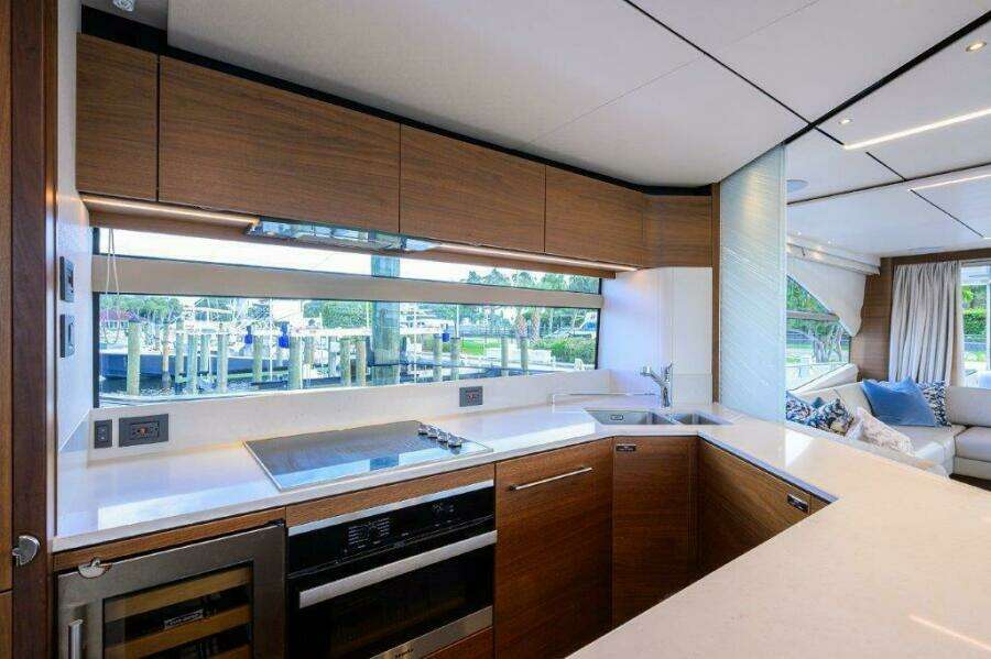 Princess Y78 - Galley