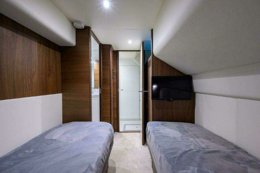 Princess Y78 - Crew Quarters