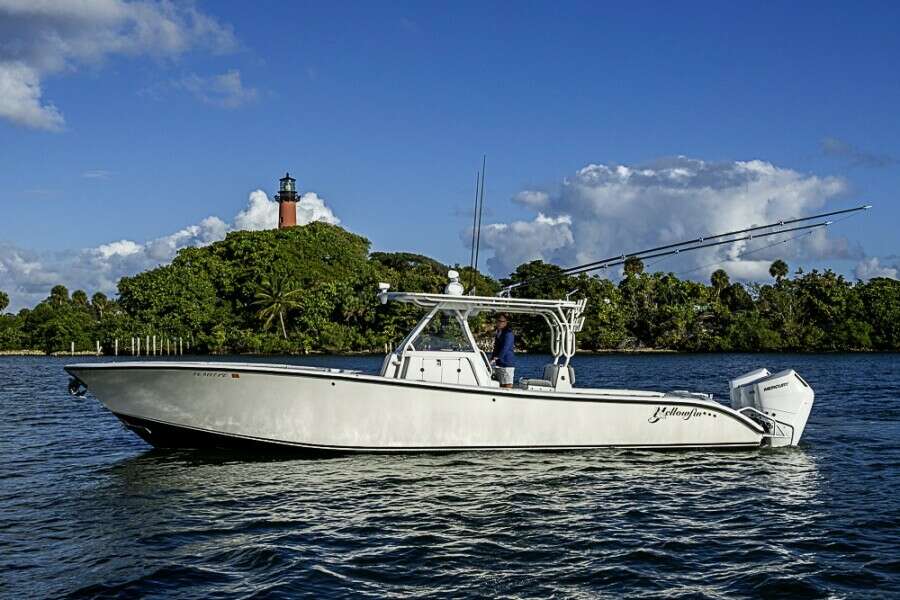2011 Yellowfin 39 Offshore