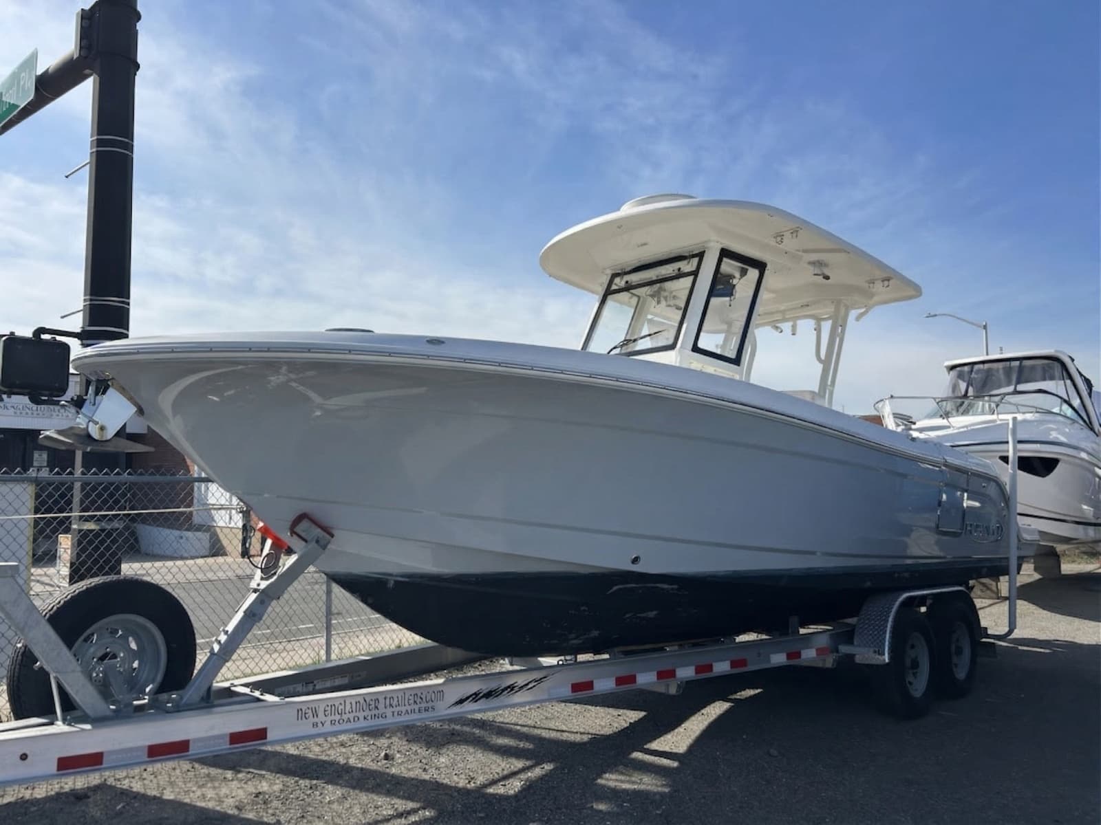 2020 Robalo R272