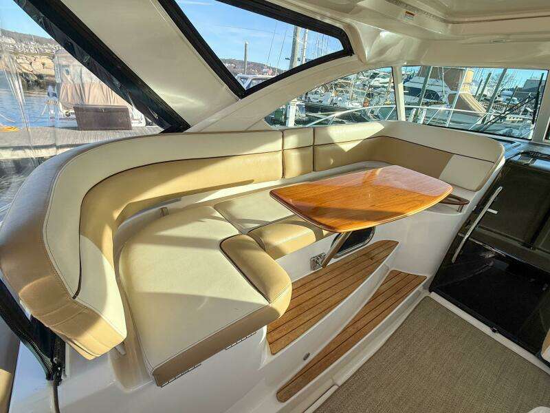2013 Tiara Yachts 3600 Coronet