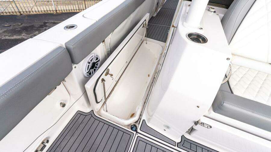 2023 Everglades 455 Center Console