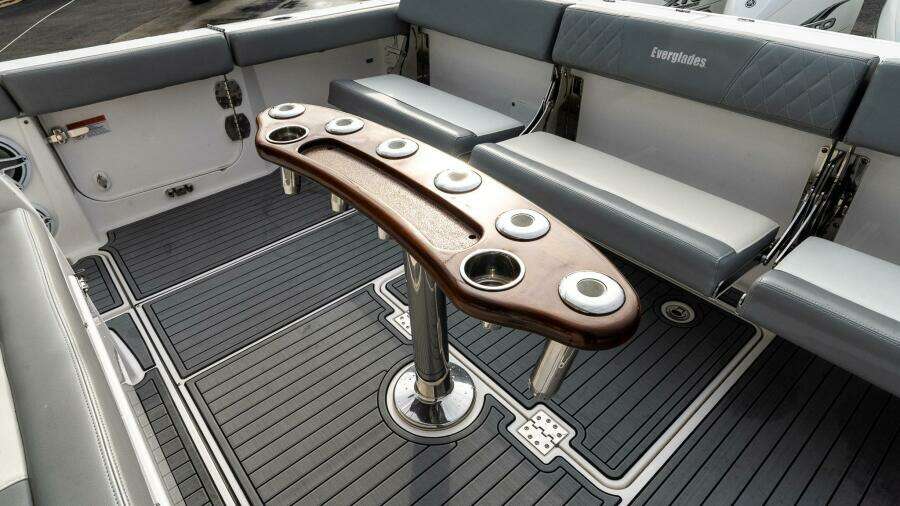 2023 Everglades 455 Center Console