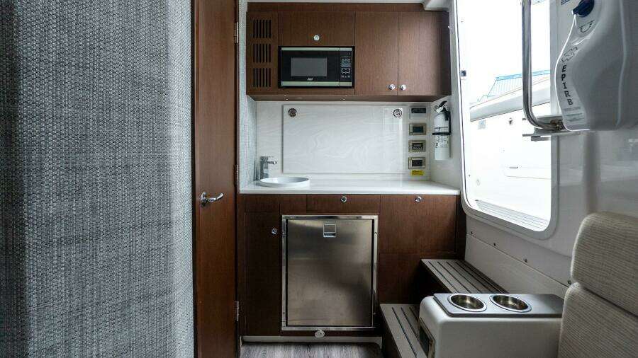 2023 Everglades 455 Center Console