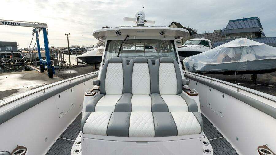 2023 Everglades 455 Center Console