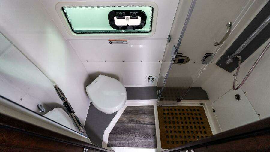 2023 Everglades 455 Center Console