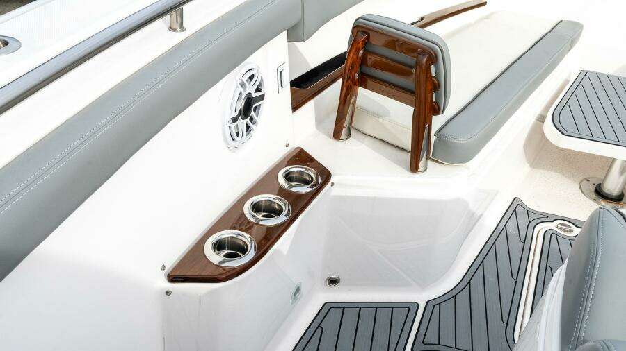 2023 Everglades 455 Center Console