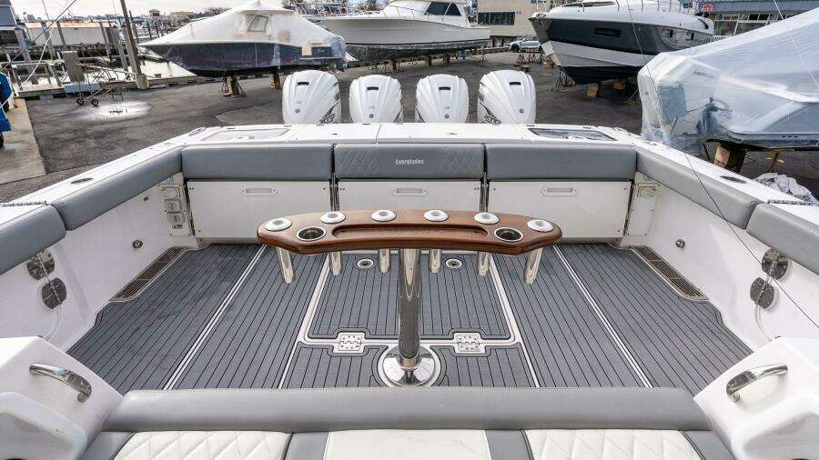 2023 Everglades 455 Center Console