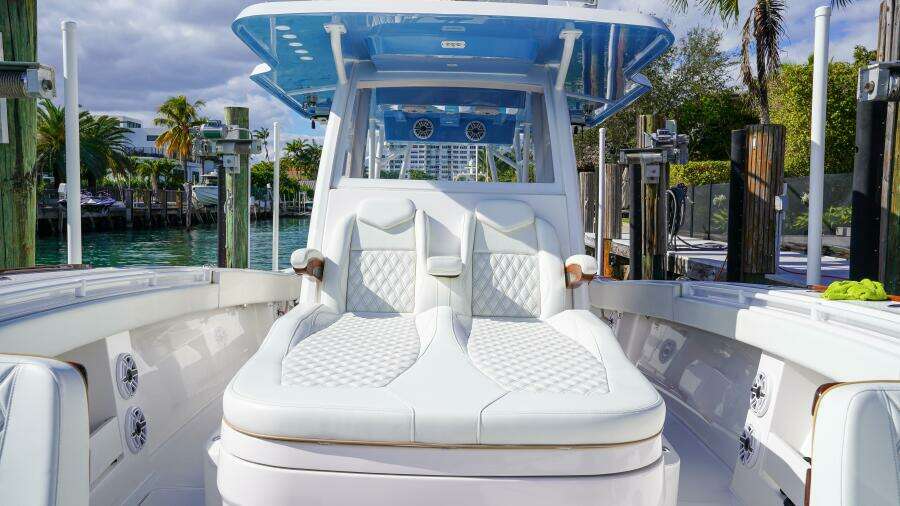 2024 Invincible 43 Open