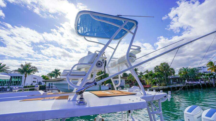 2024 Invincible 43 Open