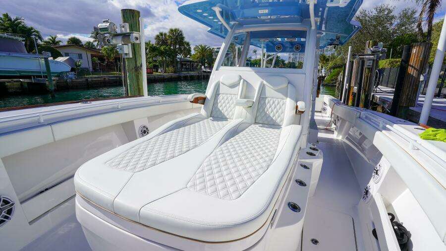 2024 Invincible 43 Open