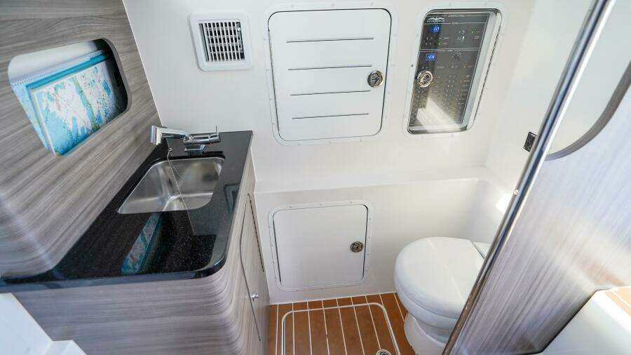 2024 Invincible 43 Open