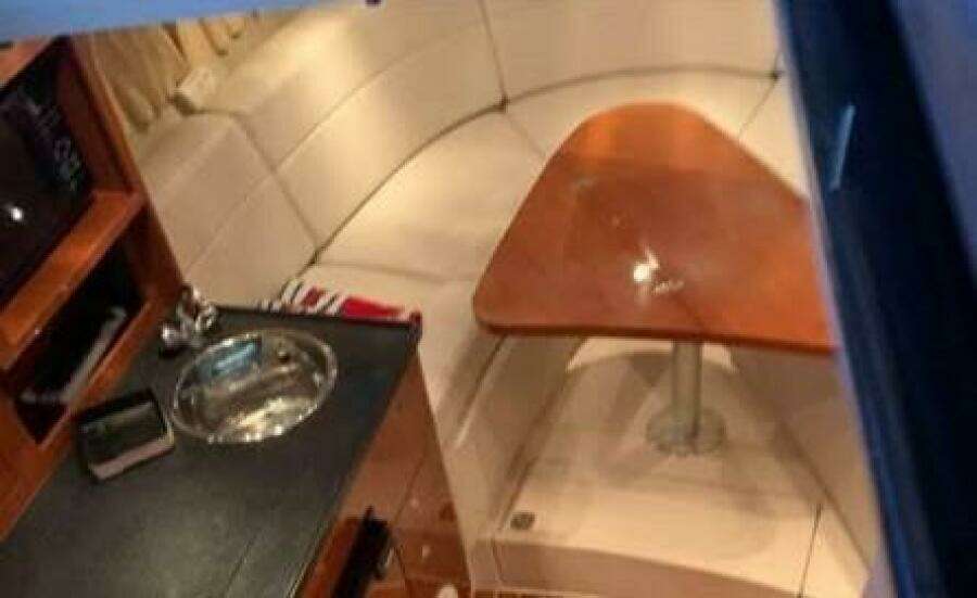 2006 Regal 3060 Window Express