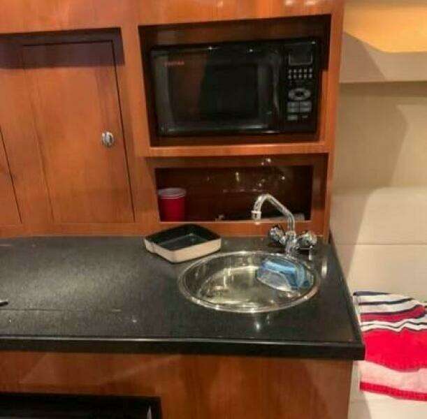 2006 Regal 3060 Window Express