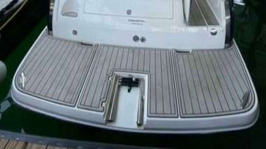 2006 Regal 3060 Window Express