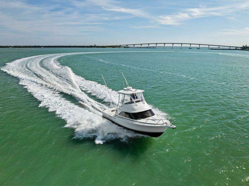 2017 Bertram 35 Flybridge