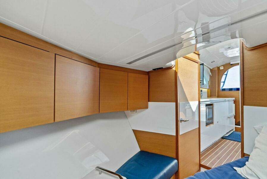 2017 Bertram 35 Flybridge