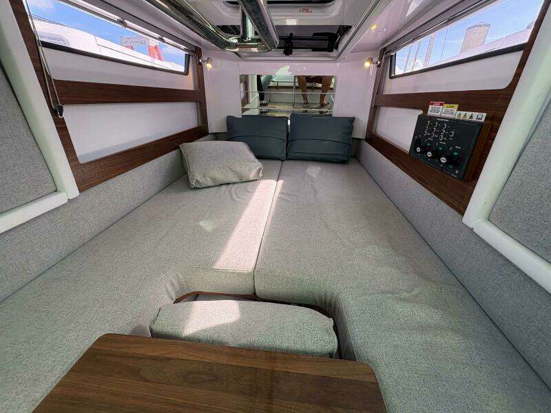 2022 Axopar 28 Cabin