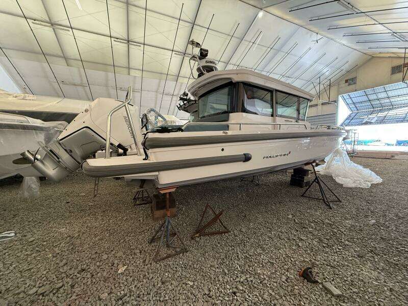 2022 Axopar 28 Cabin