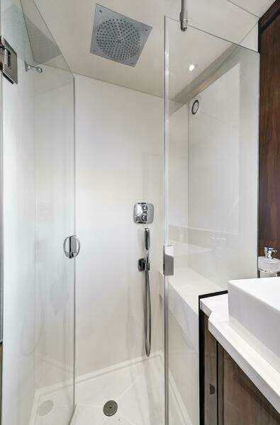 2017 Sunseeker 68 Sport Yacht