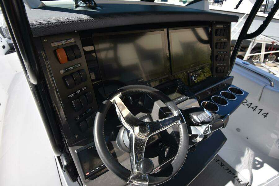 2021 Blackfin 332 