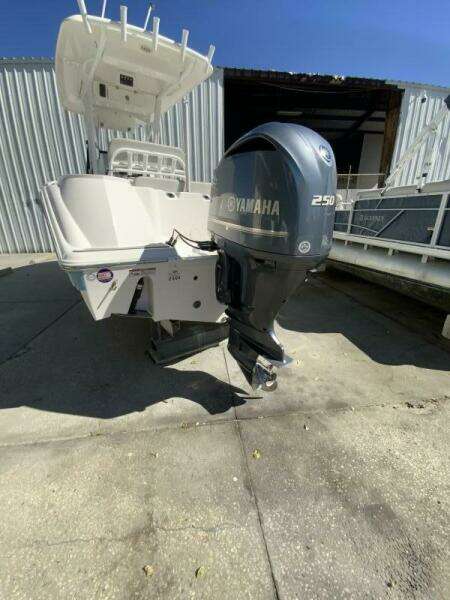 2022 Sea Fox 228 Commander