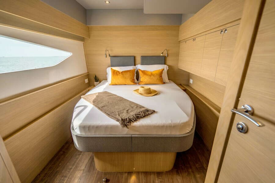 2024 Aquila 54 Yacht