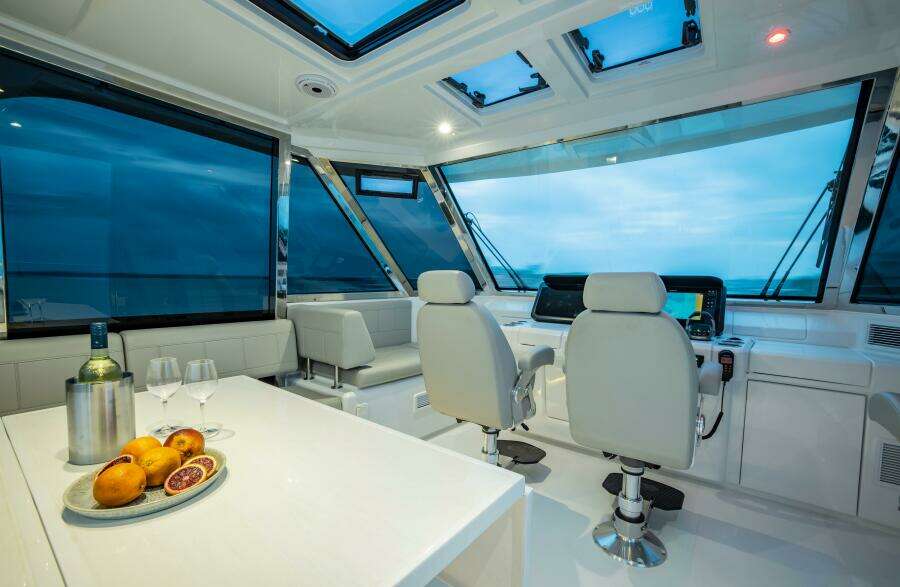 2024 Aquila 54 Yacht