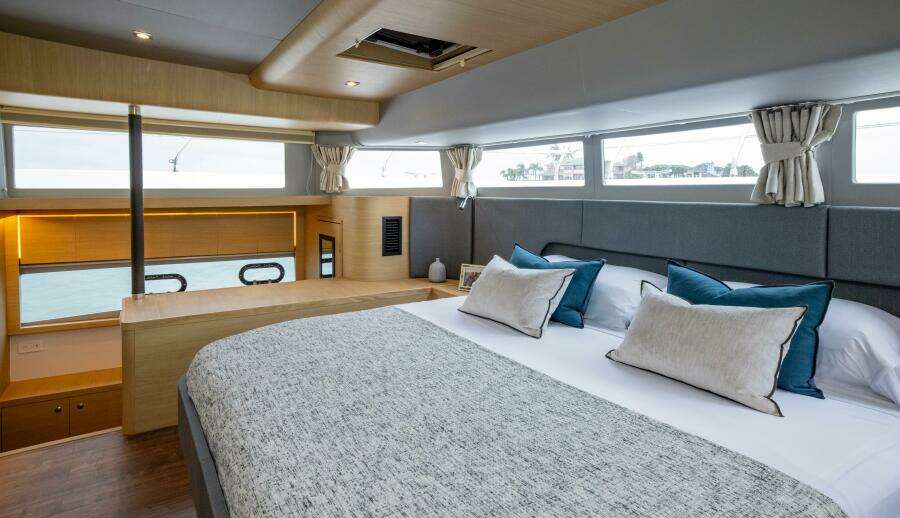 2024 Aquila 54 Yacht