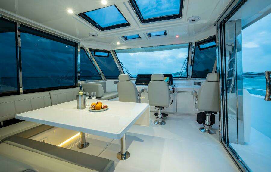 2024 Aquila 54 Yacht